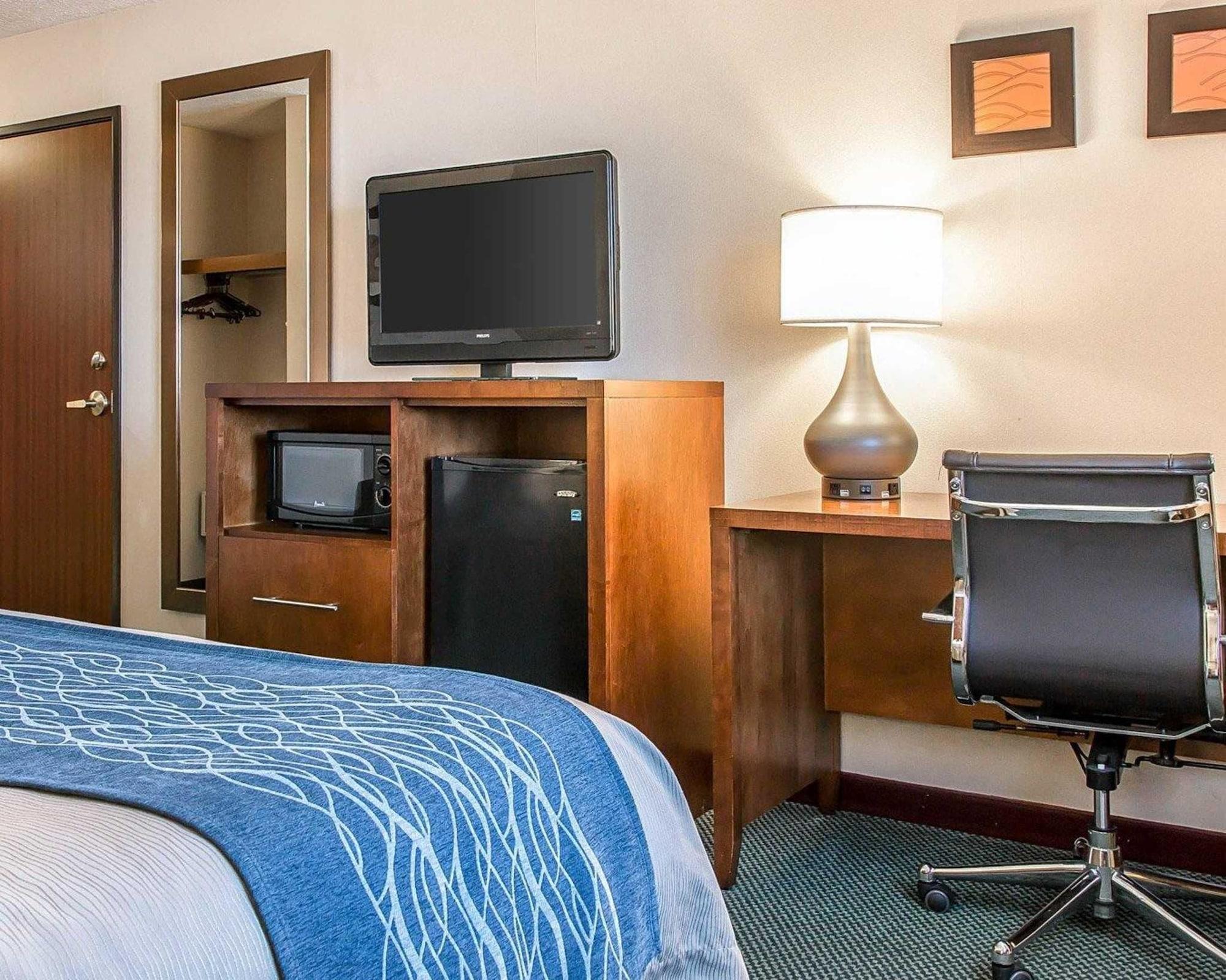 Bluffton Inn & Suites Bagian luar foto