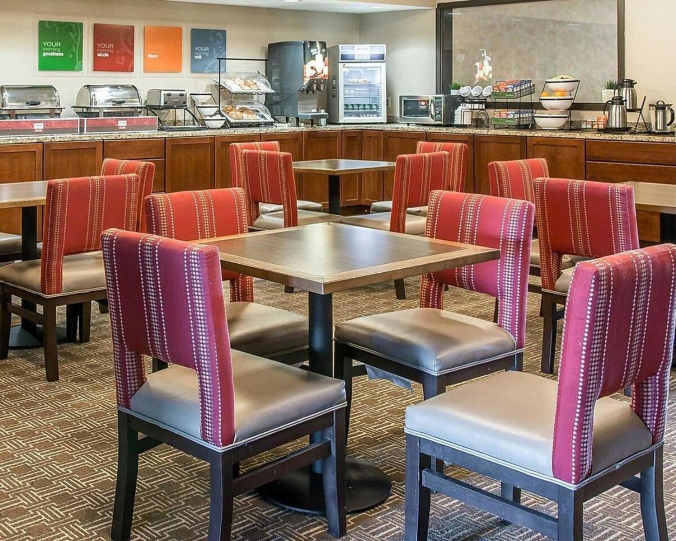 Bluffton Inn & Suites Bagian luar foto