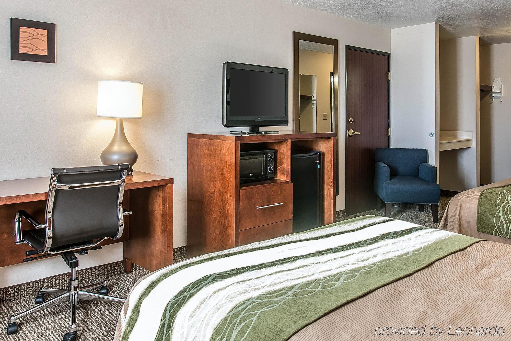 Bluffton Inn & Suites Bagian luar foto