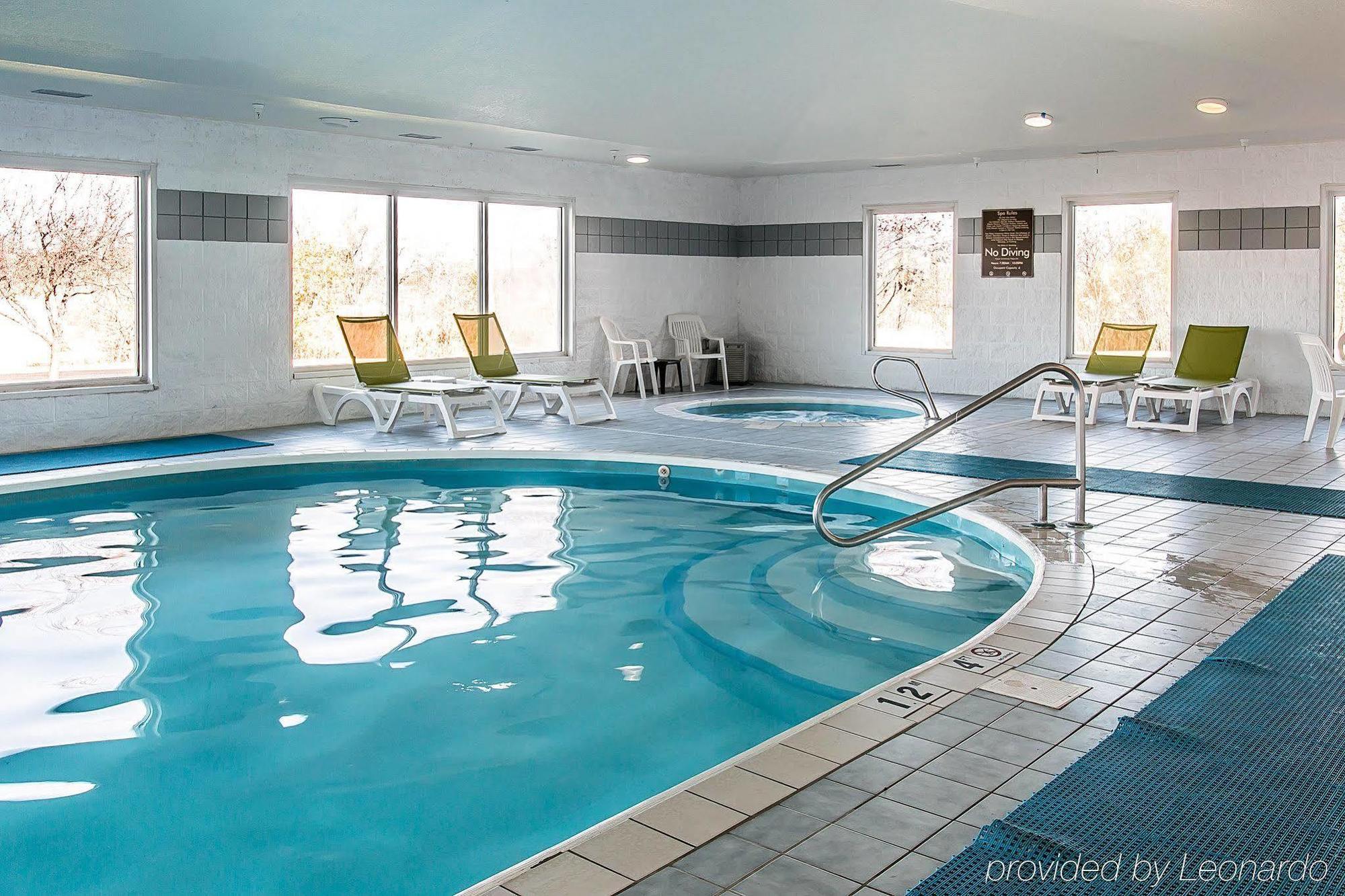 Bluffton Inn & Suites Bagian luar foto