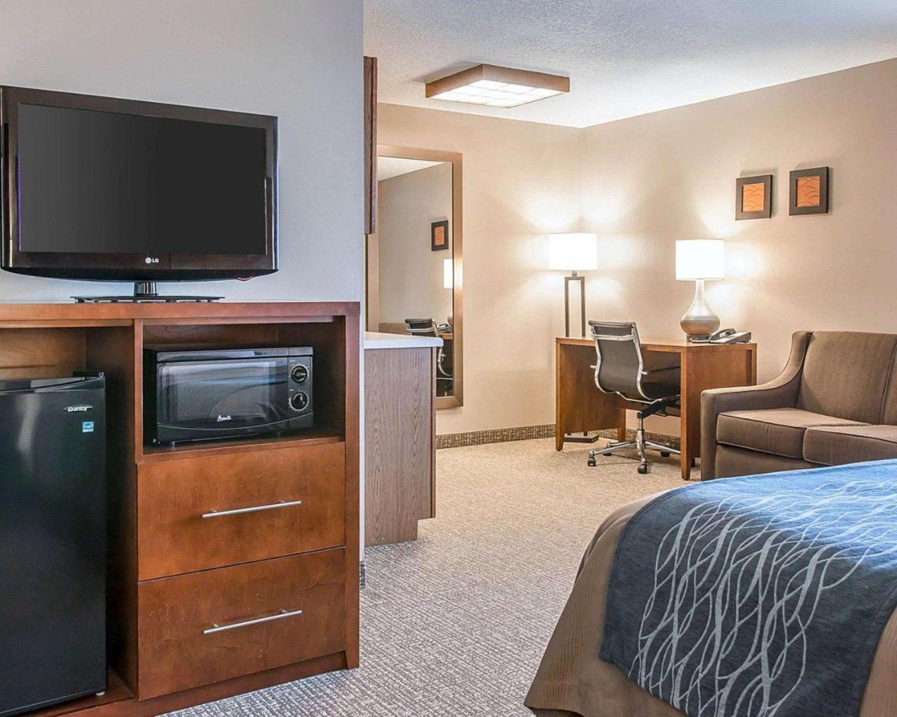 Bluffton Inn & Suites Bagian luar foto